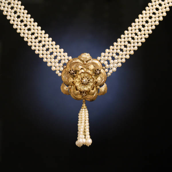 Victorian pearls necklace 18kt gold pendant (image 2 of 3)